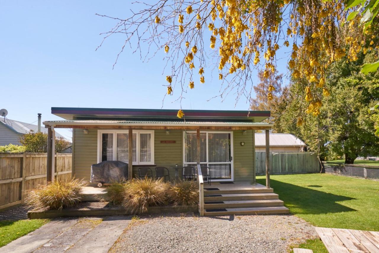 Accommodation Fiordland The Bach - One Bedroom Cottage At 226B Milford Road Te Anau Eksteriør billede