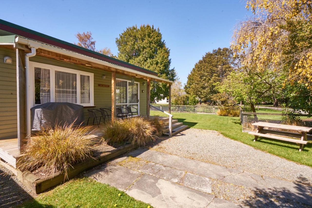 Accommodation Fiordland The Bach - One Bedroom Cottage At 226B Milford Road Te Anau Eksteriør billede