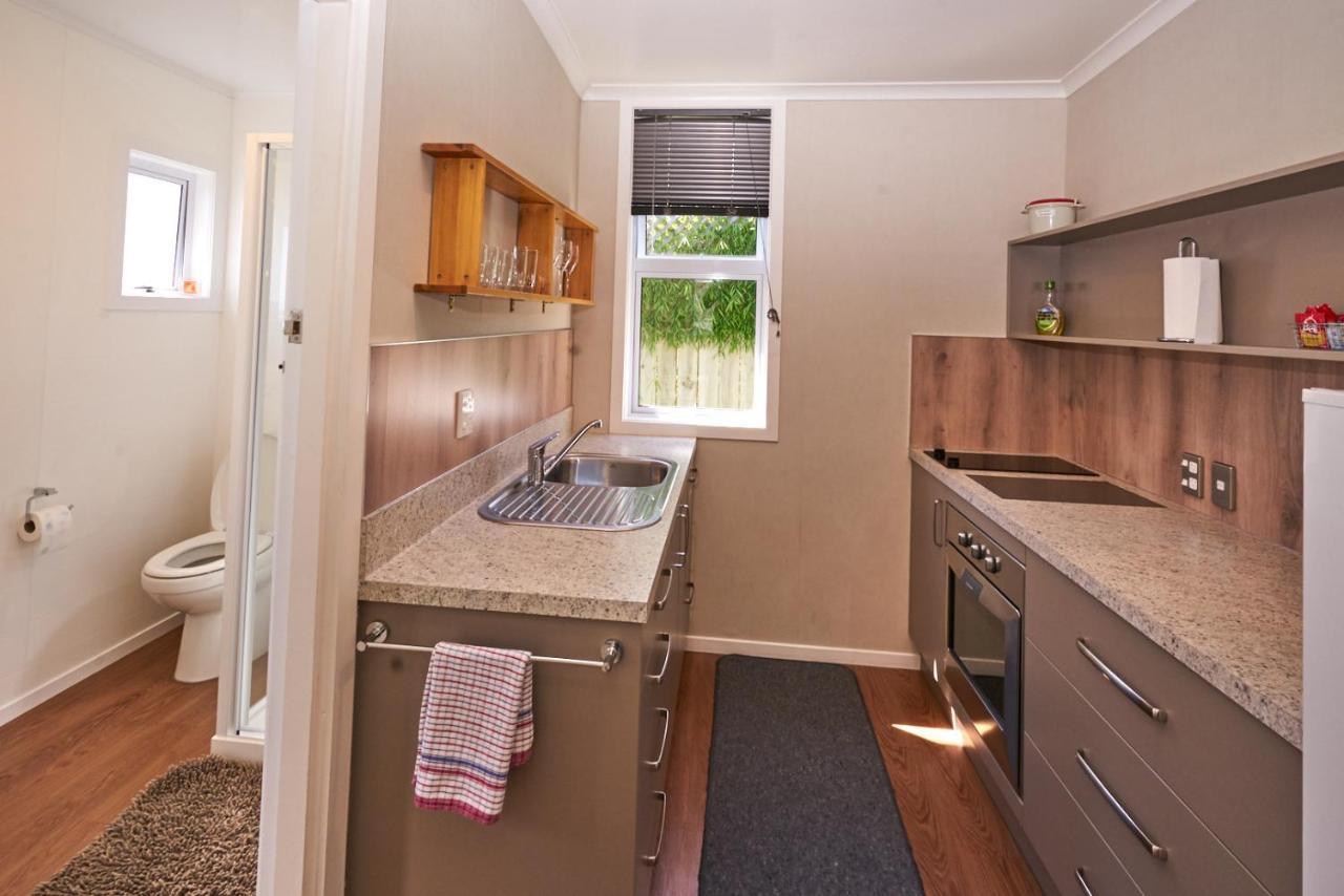 Accommodation Fiordland The Bach - One Bedroom Cottage At 226B Milford Road Te Anau Eksteriør billede