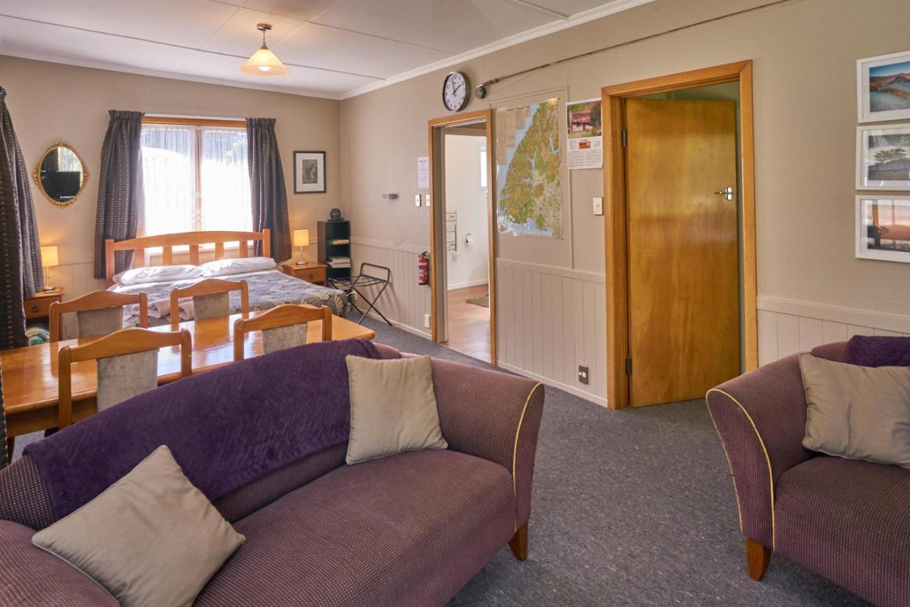 Accommodation Fiordland The Bach - One Bedroom Cottage At 226B Milford Road Te Anau Eksteriør billede
